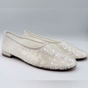 Steve Madden ”Garcelle” white womens flats